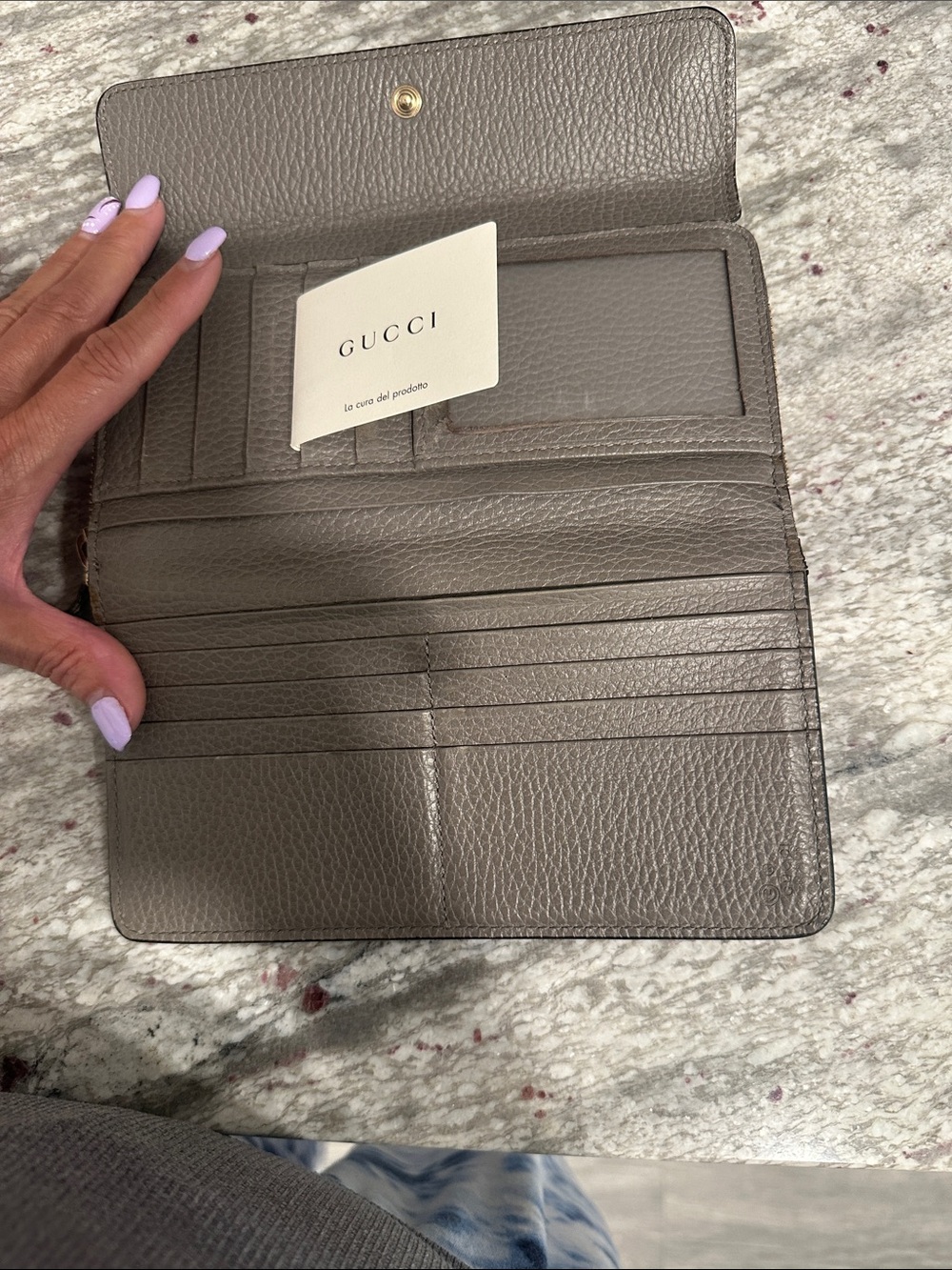 Gucci Gray  Pebbled Leather Wallet with Gold Logo with COA - Picture 8 of 13
